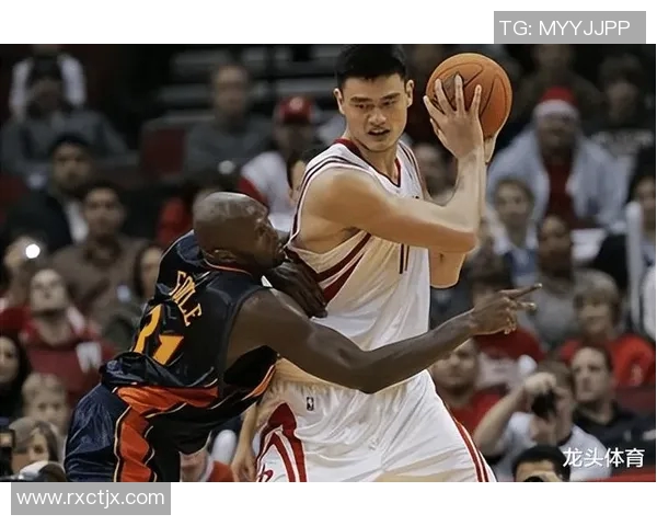 姚明重返赛场依靠拐杖的励志故事与不屈精神的启示 姚明重返赛场依靠拐杖的励志故事与不屈精神的启示