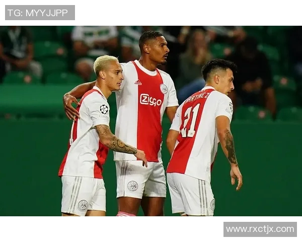 德甲中下游球队阵容动荡，沙尔克04客场遭遇惨败，形势糟糕