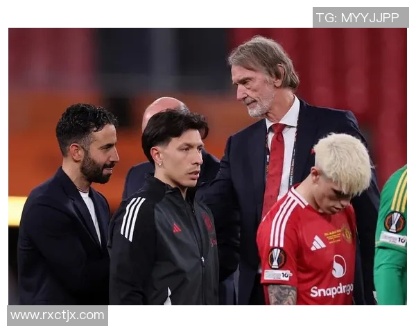 曼联VS维拉利尔!欧联杯决赛即将上演 曼联VS维拉利尔!欧联杯决赛即将上演